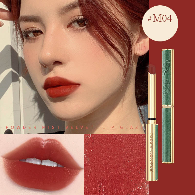 Rouge à lèvres mat et soyeux à style vintage