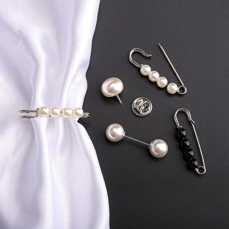 Broche de sécurité avec strass fantaisie et perles